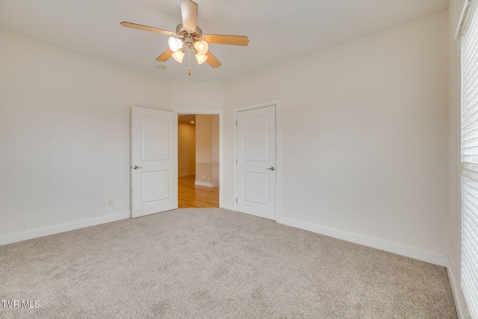 Photo #33: 27 Preakness Way