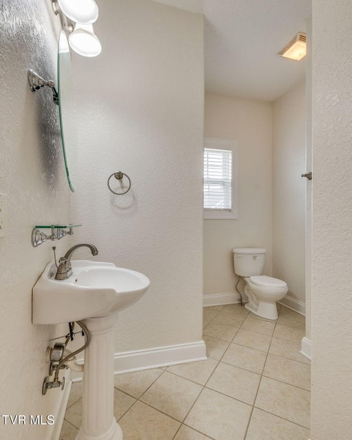 Photo #34: 27 Preakness Way