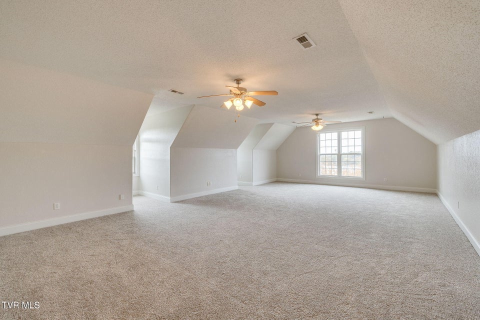 Photo #36: 27 Preakness Way