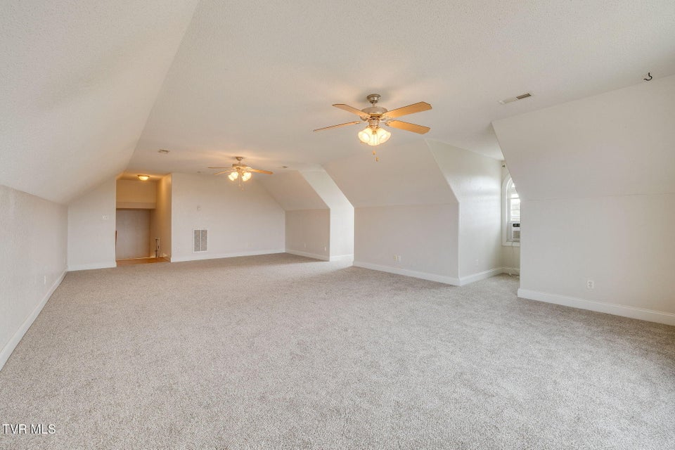 Photo #37: 27 Preakness Way