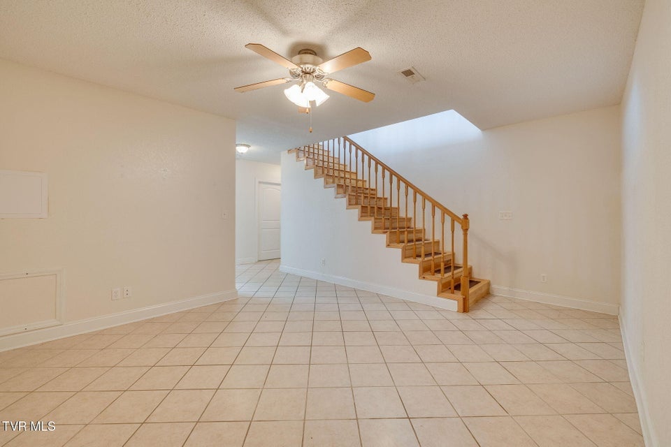 Photo #40: 27 Preakness Way