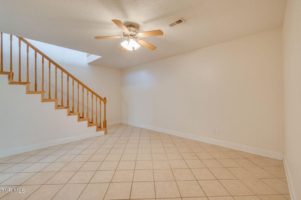 Photo #41: 27 Preakness Way