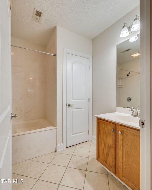 Photo #42: 27 Preakness Way