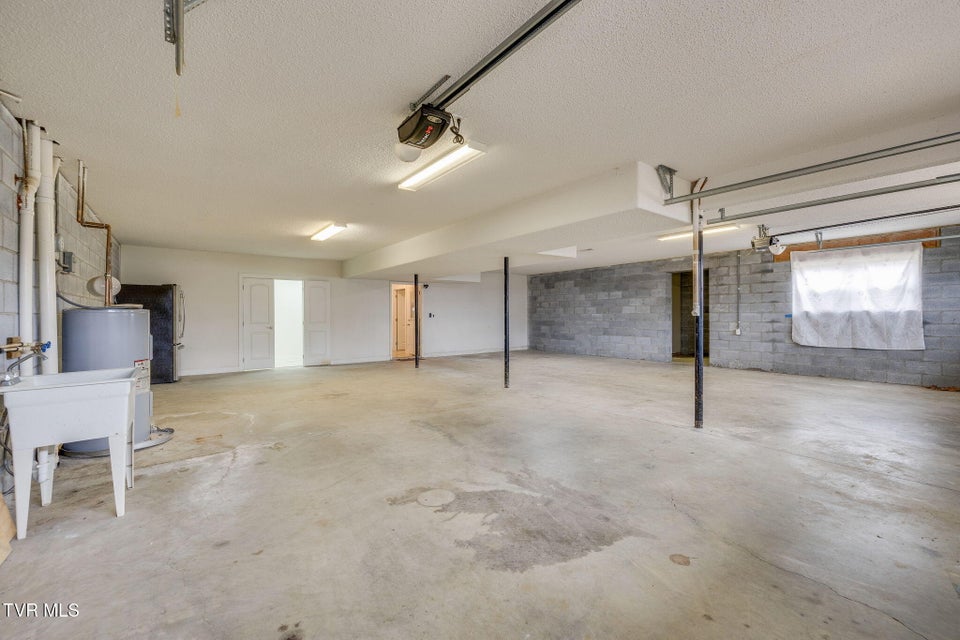 Photo #49: 27 Preakness Way