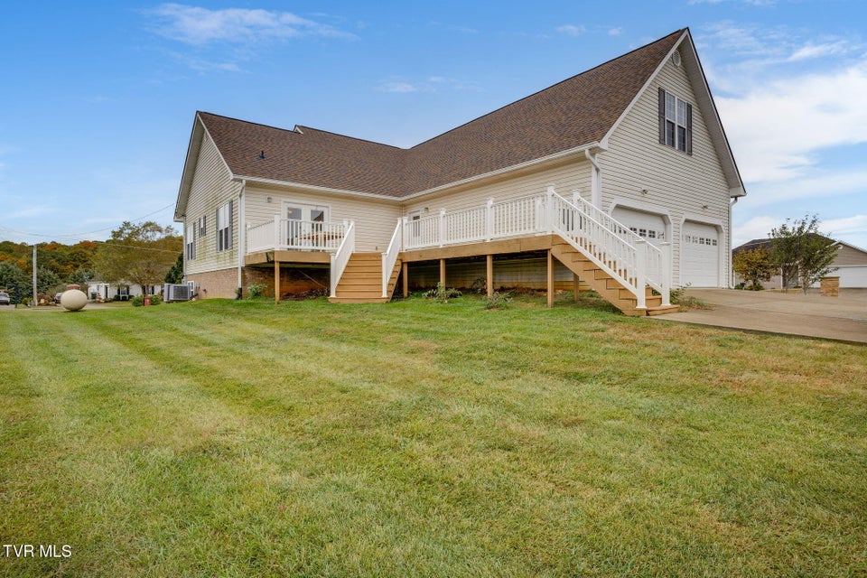 Photo #55: 27 Preakness Way