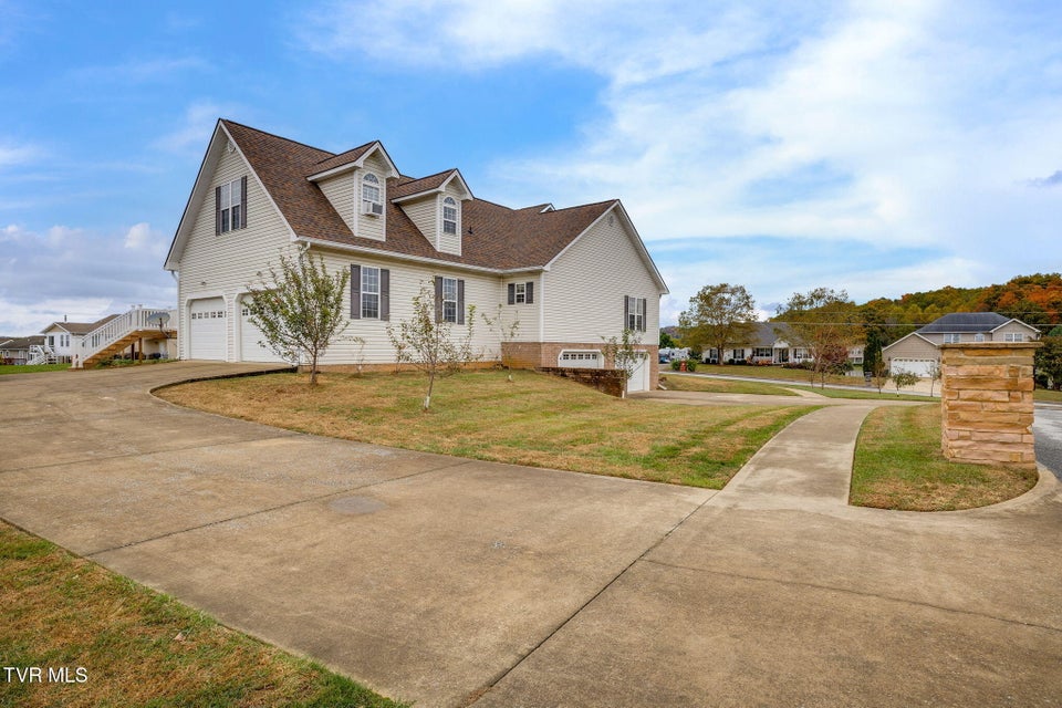 Photo #56: 27 Preakness Way