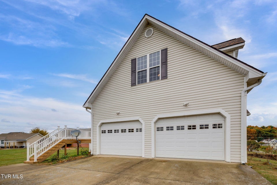 Photo #57: 27 Preakness Way