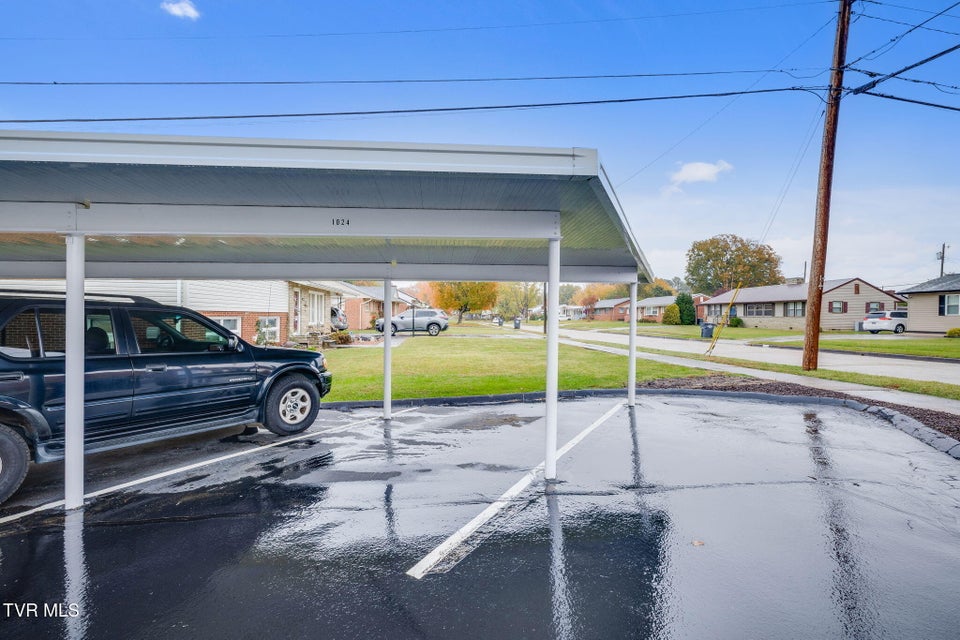 Photo #25: 1024 Konnarock Road