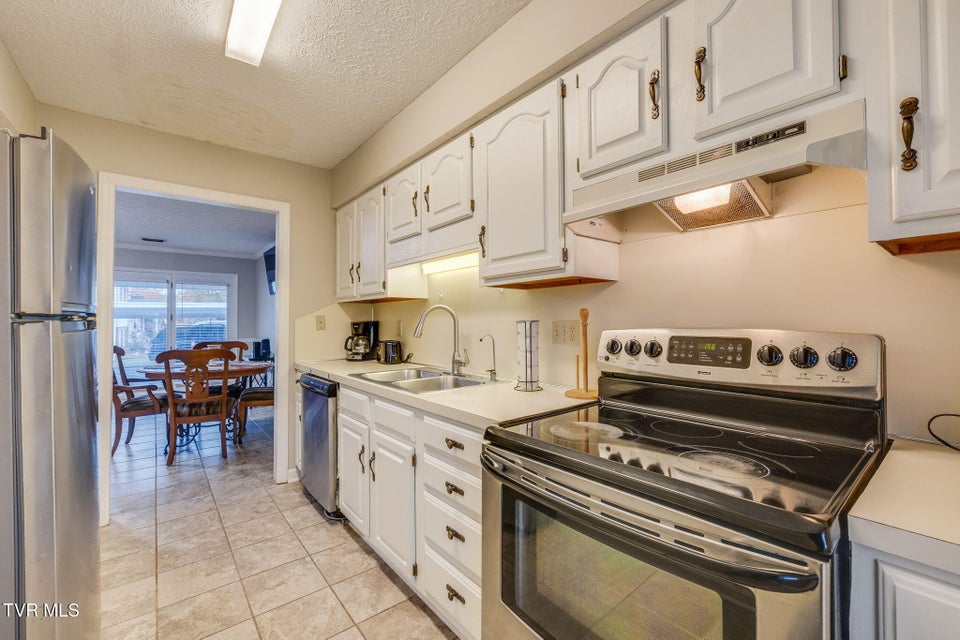 Photo #12: 1024 Konnarock Road