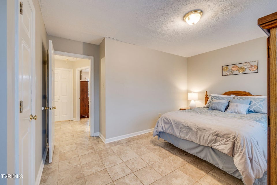 Photo #21: 1024 Konnarock Road