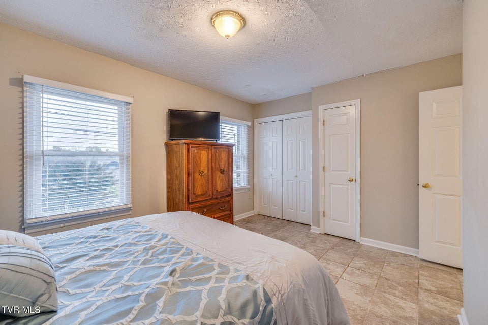 Photo #22: 1024 Konnarock Road