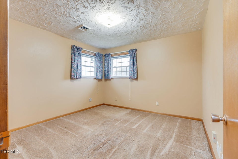 Photo #18: 400 Drinnon Drive