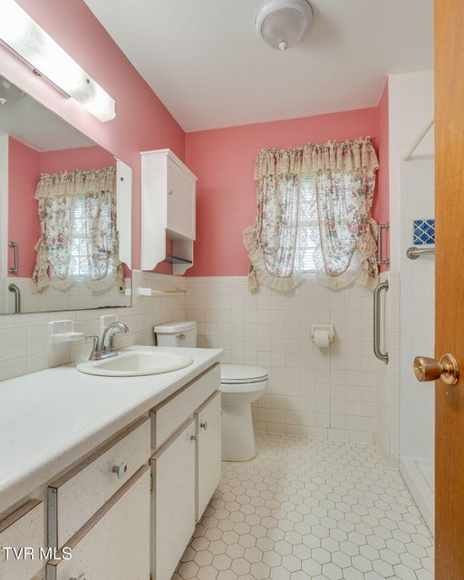 Photo #20: 400 Drinnon Drive