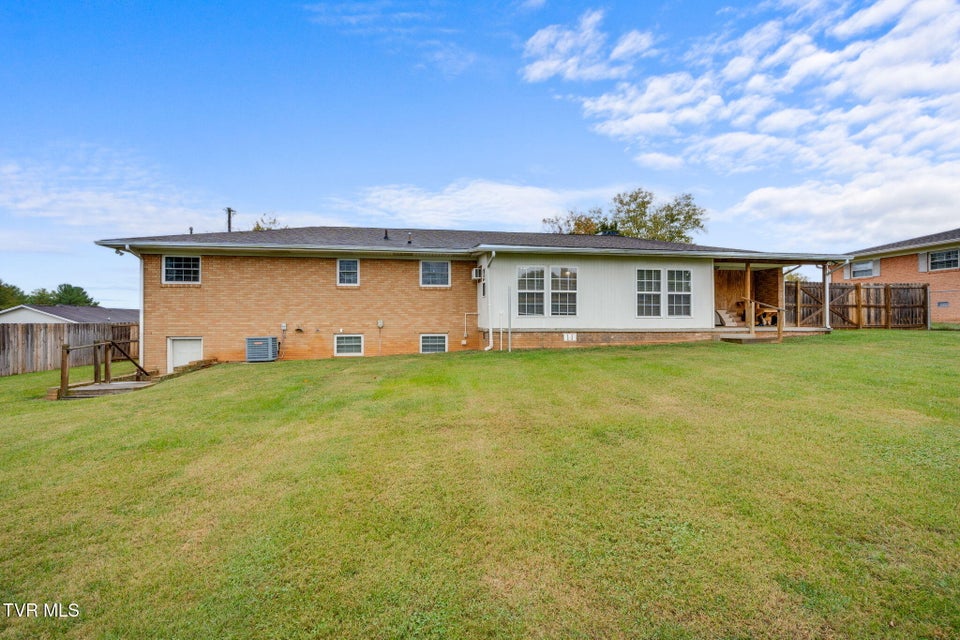 Photo #34: 400 Drinnon Drive