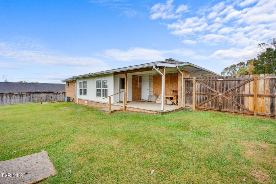 Photo #35: 400 Drinnon Drive