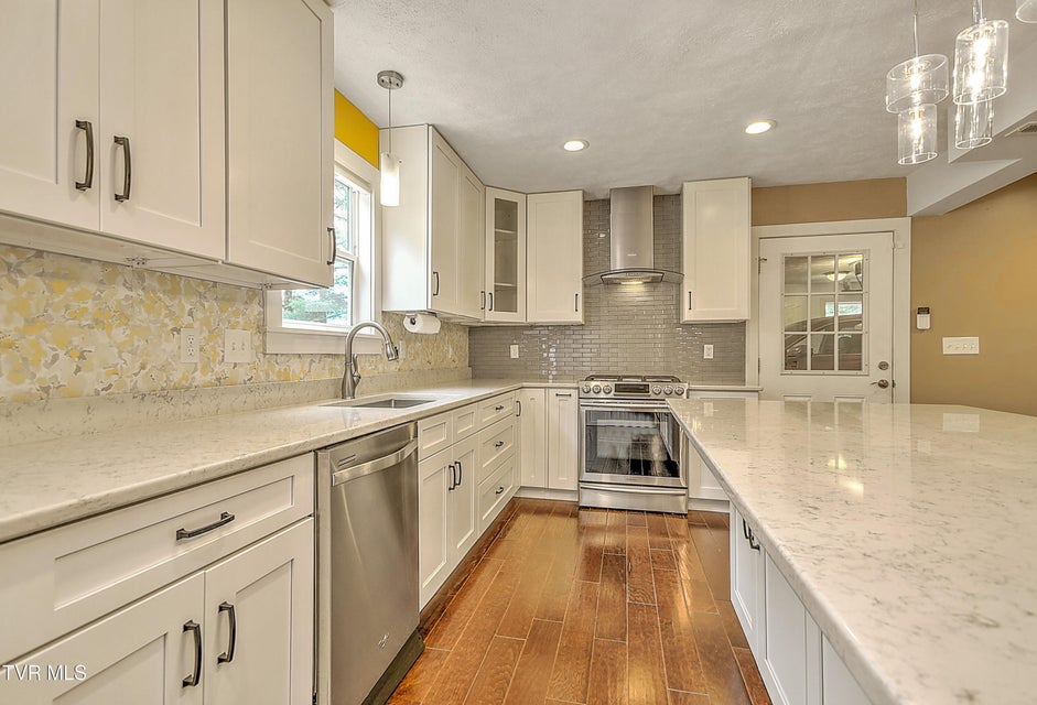 Photo #16: 22097 Strada Circle