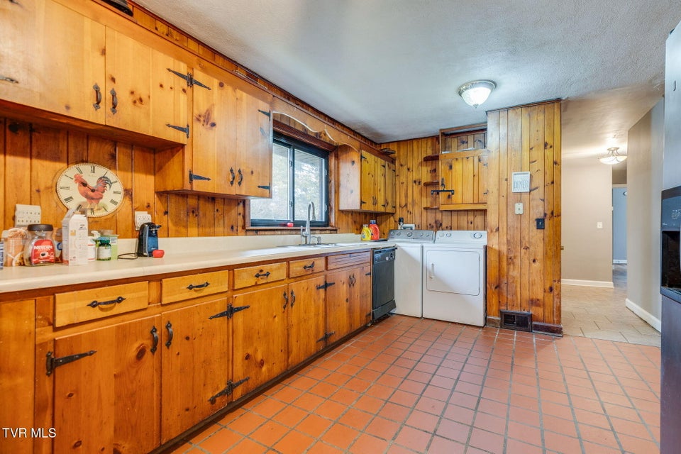 Photo #9: 911 Cumberland Street