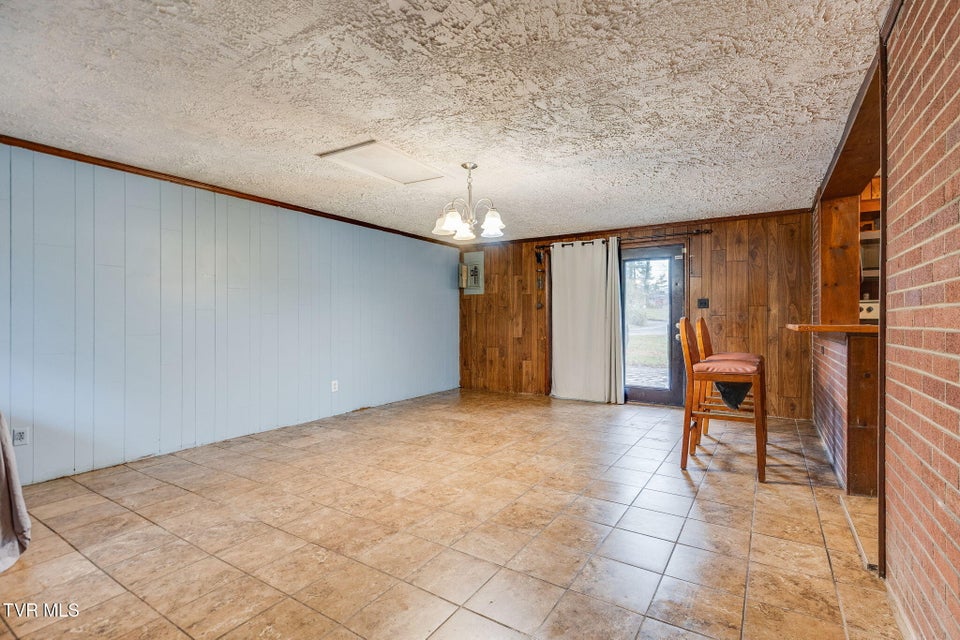 Photo #11: 911 Cumberland Street