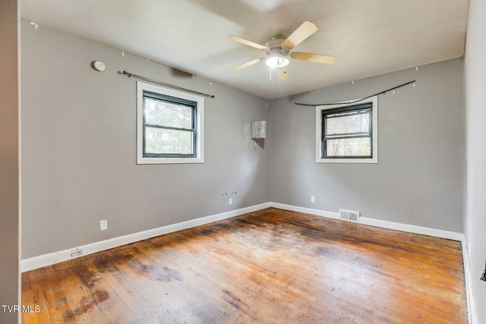 Photo #16: 911 Cumberland Street