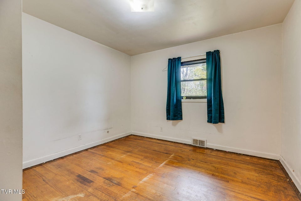 Photo #20: 911 Cumberland Street