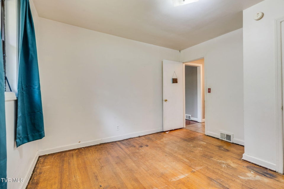 Photo #22: 911 Cumberland Street