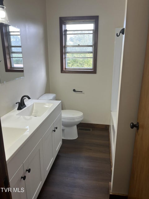 Photo #11: 320 Hill Crest Street