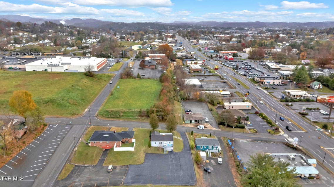 Photo #28: 102 Memorial Drive