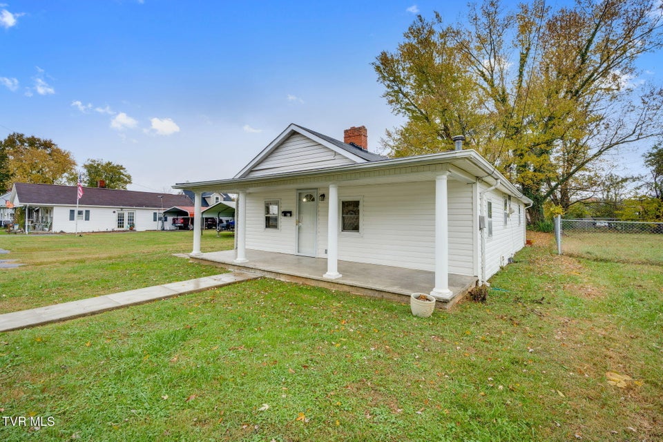 Photo #3: 1645 F Street