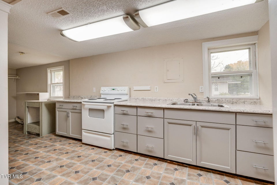 Photo #9: 1645 F Street