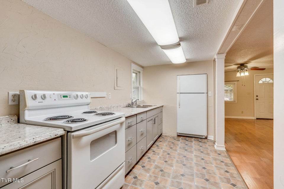 Photo #11: 1645 F Street