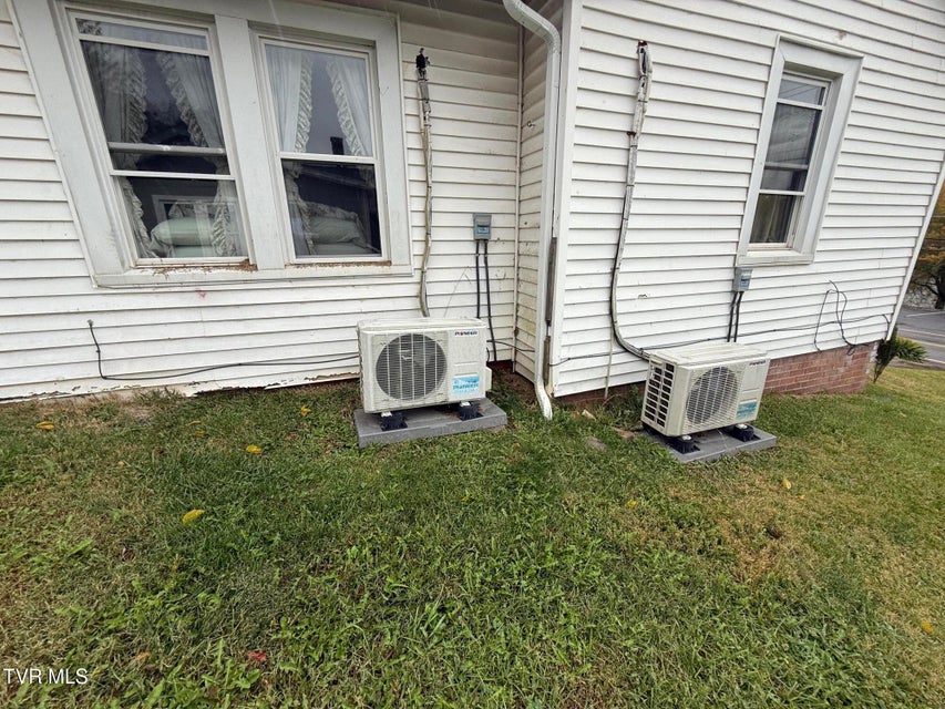 Photo #28: 2228 Netherland Inn Road