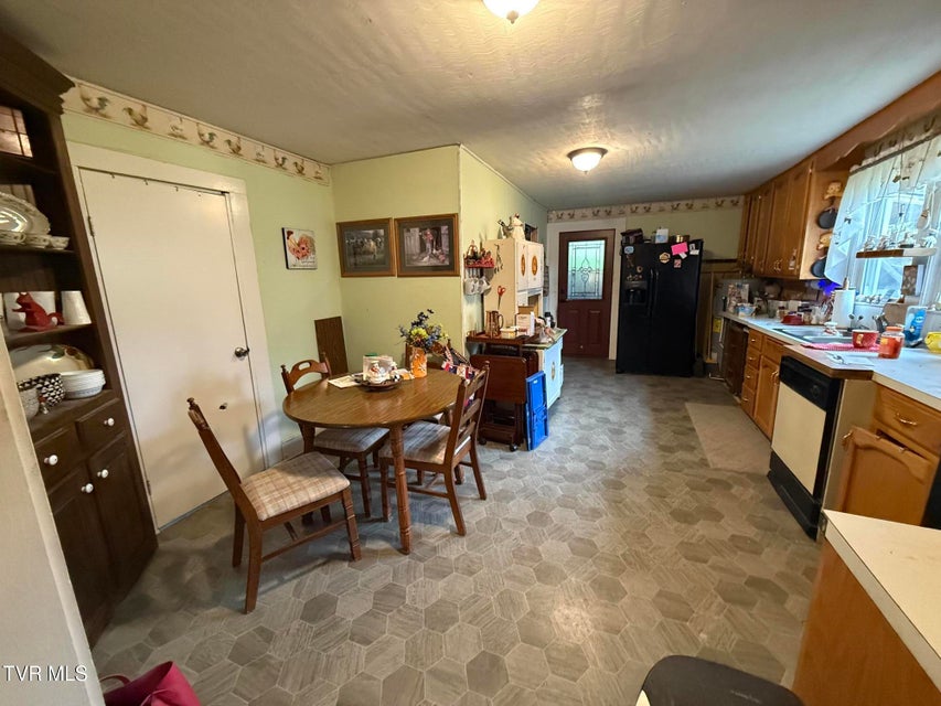 Photo #9: 2228 Netherland Inn Road