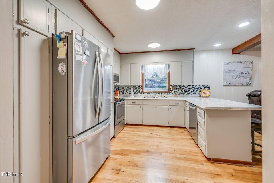 Photo #9: 1904 Broadmoor Road