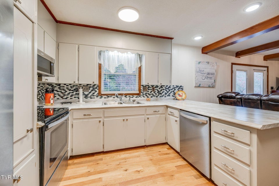 Photo #10: 1904 Broadmoor Road