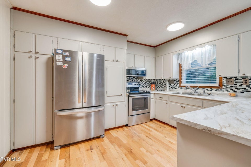 Photo #11: 1904 Broadmoor Road