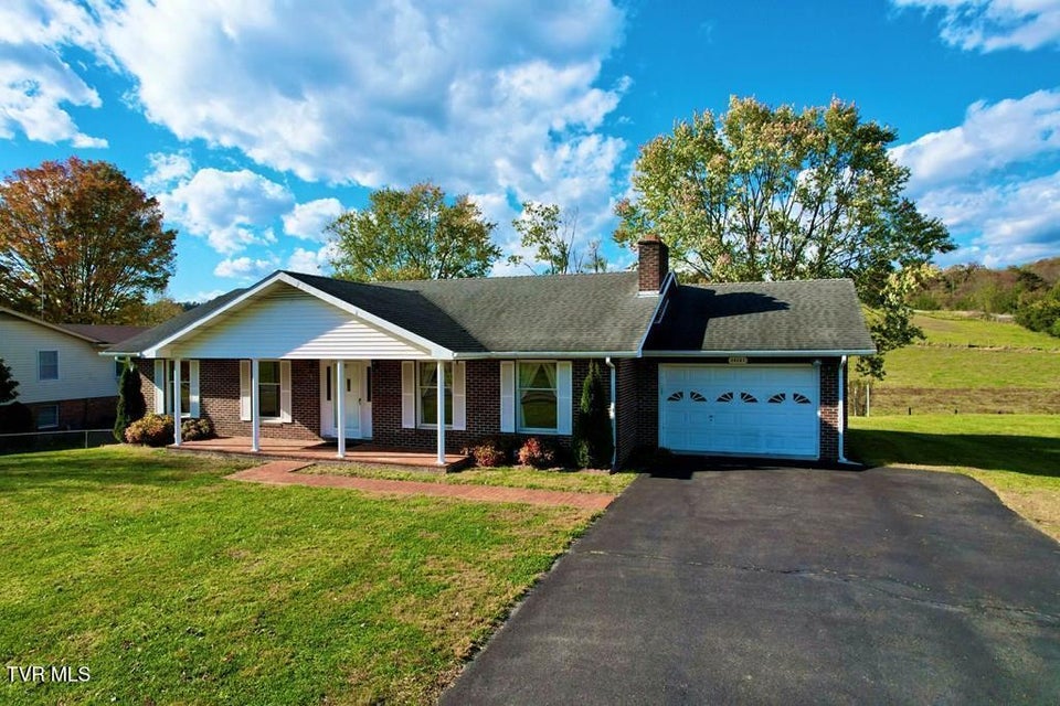 Photo #2: 28261 Lee Highway