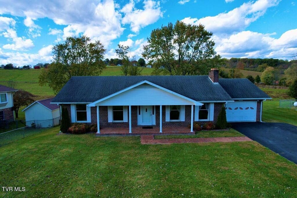 Photo #39: 28261 Lee Highway