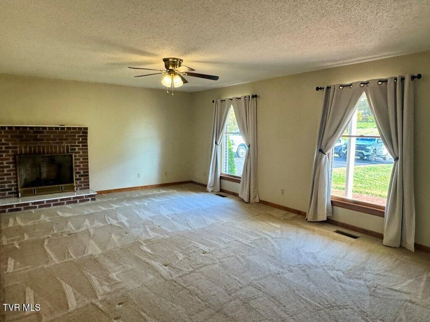 Photo #3: 28261 Lee Highway