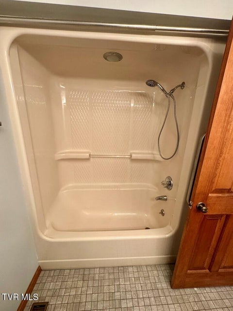 Photo #22: 28261 Lee Highway