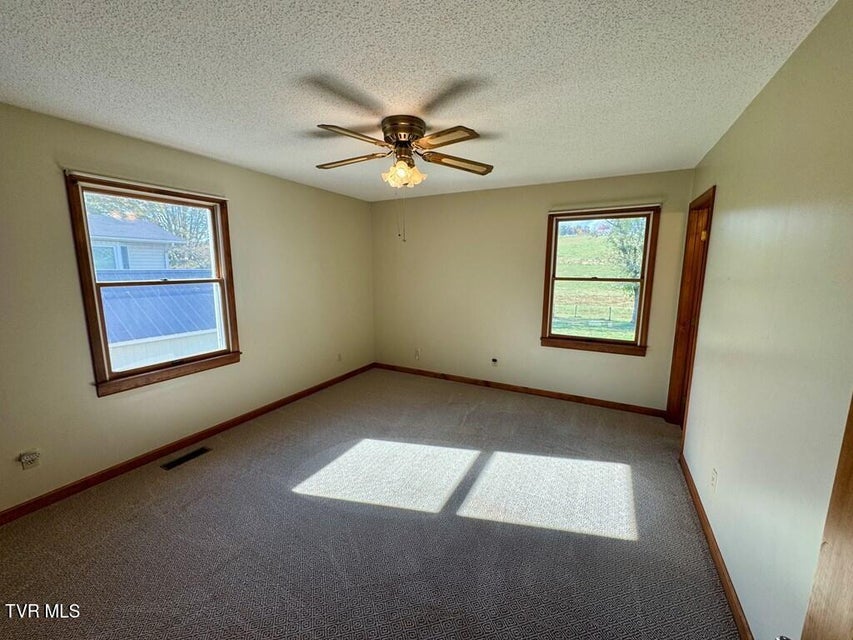 Photo #25: 28261 Lee Highway