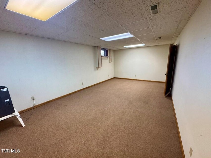 Photo #32: 28261 Lee Highway