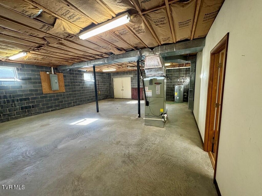 Photo #35: 28261 Lee Highway