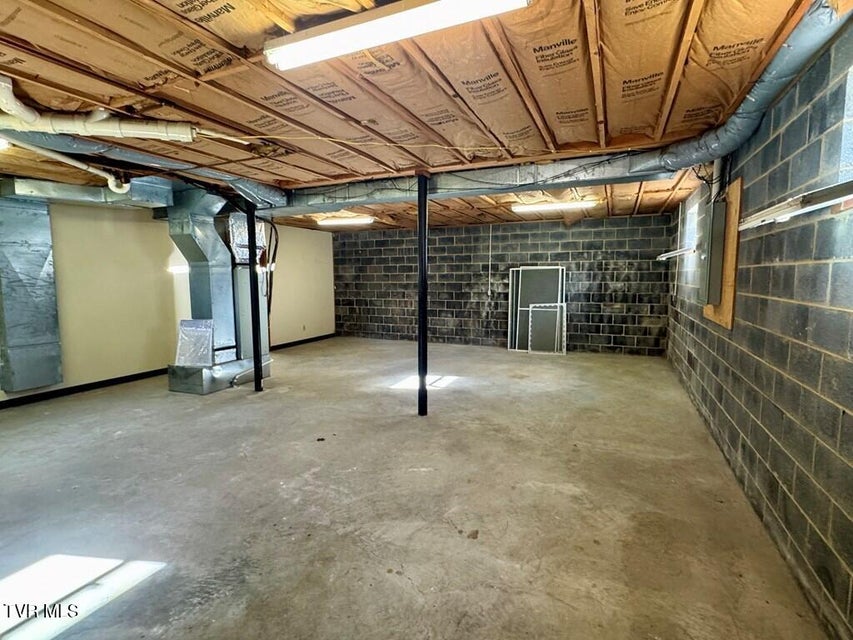 Photo #36: 28261 Lee Highway