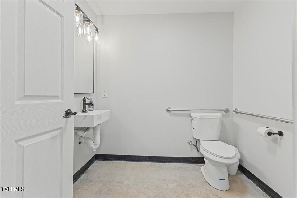 Photo #16: 214 Commerce Street