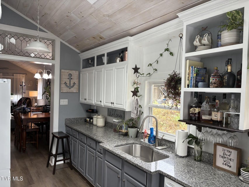 Photo #17: 215 Stafford Street