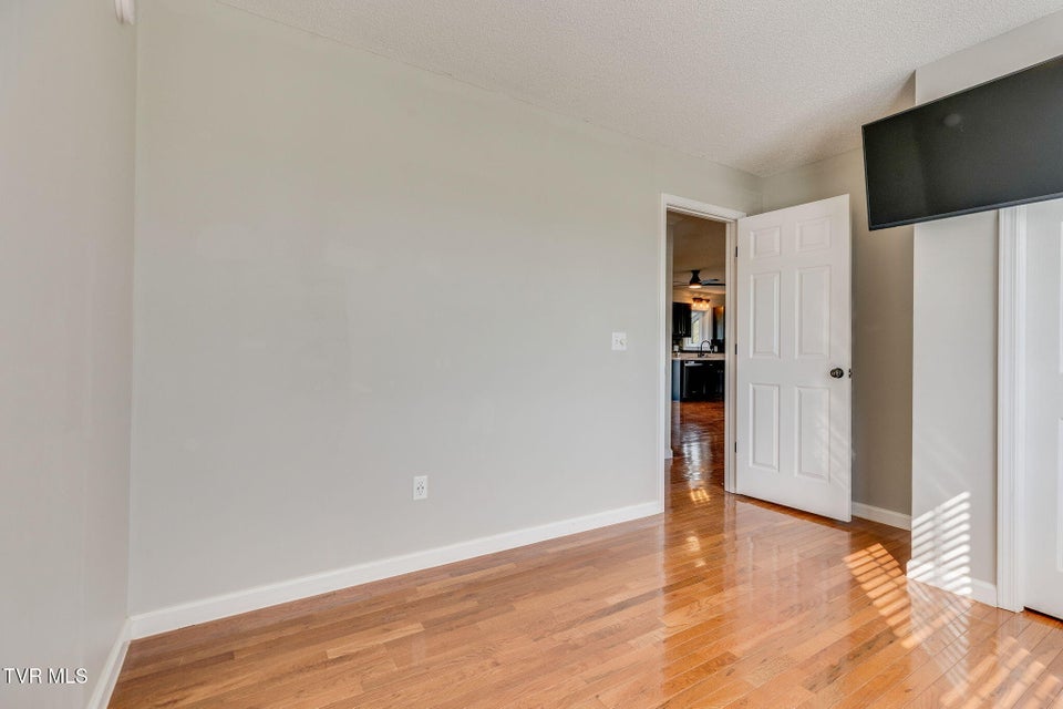 Photo #26: 180 Kincheloe Road