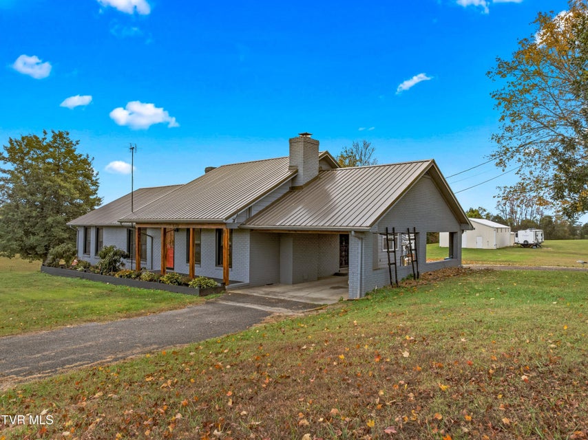 Photo #4: 643 Hart Road