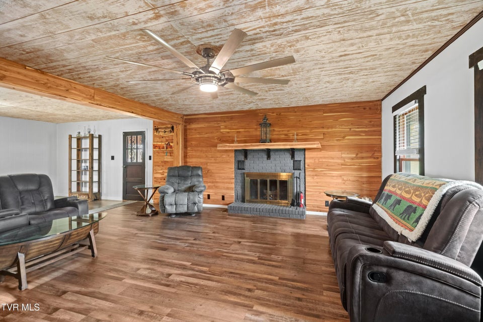 Photo #7: 643 Hart Road