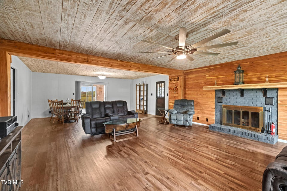 Photo #8: 643 Hart Road