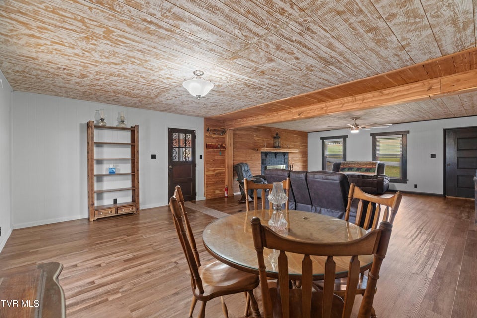 Photo #11: 643 Hart Road